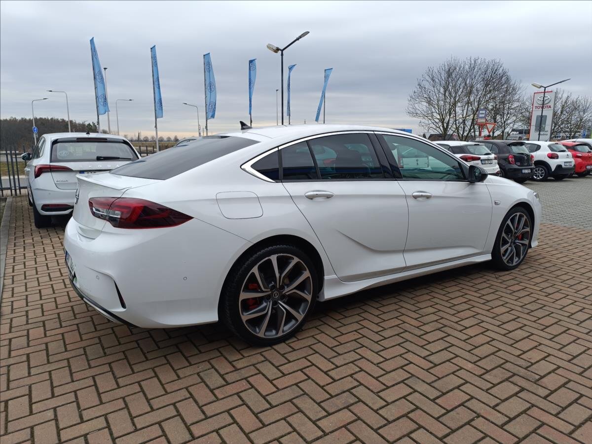 Opel Insignia Liftback 2,0 l 169 kw