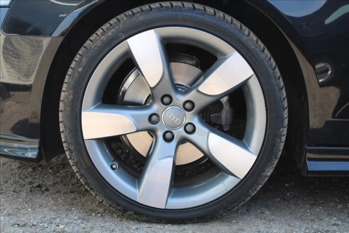 Audi A4 Sedan / Limuzína 1,8 l 118 kw