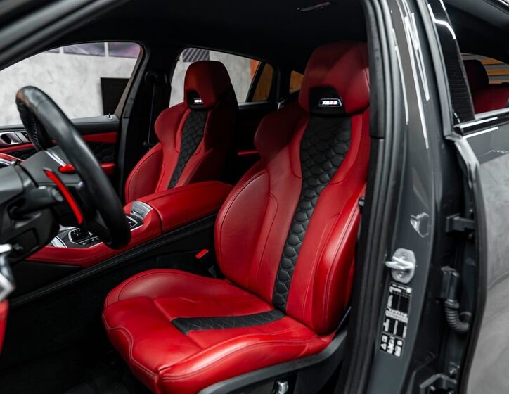 BMW X6 SUV 4,4 l 460 kw