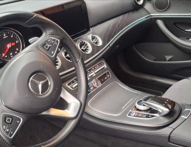 Mercedes-Benz Třídy E Kupé 2,0 l 143 kw