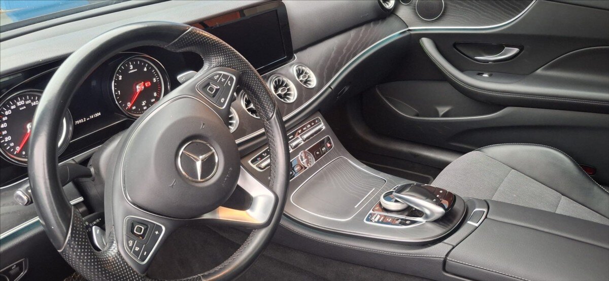 Mercedes-Benz Třídy E Kupé 2,0 l 143 kw