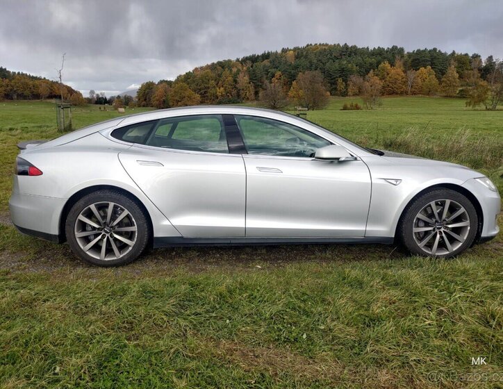 Tesla Model S Sedan / Limuzína 0,0 310 kw