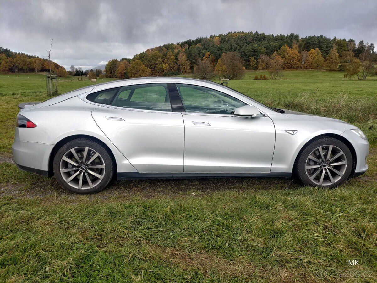 Tesla Model S Sedan / Limuzína 0,0 310 kw