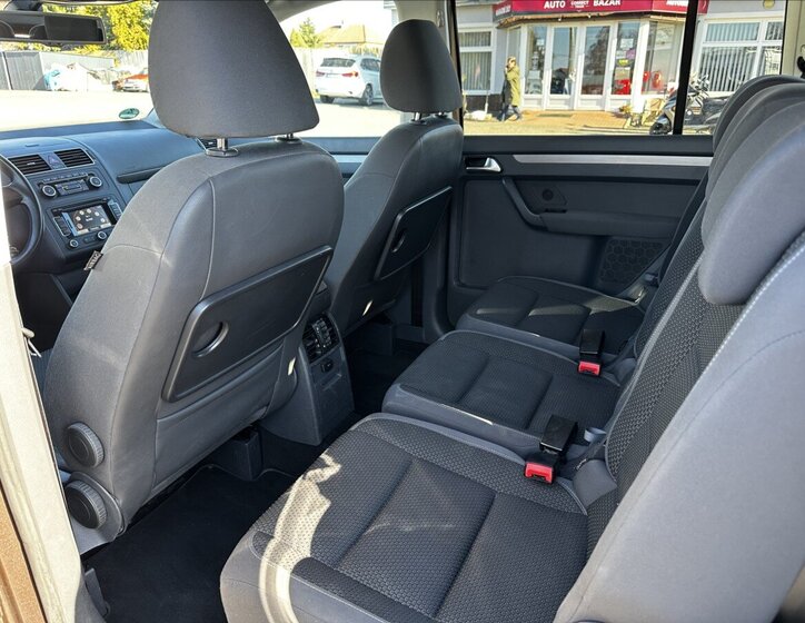 Volkswagen Touran MPV 1,2 l 77 kw