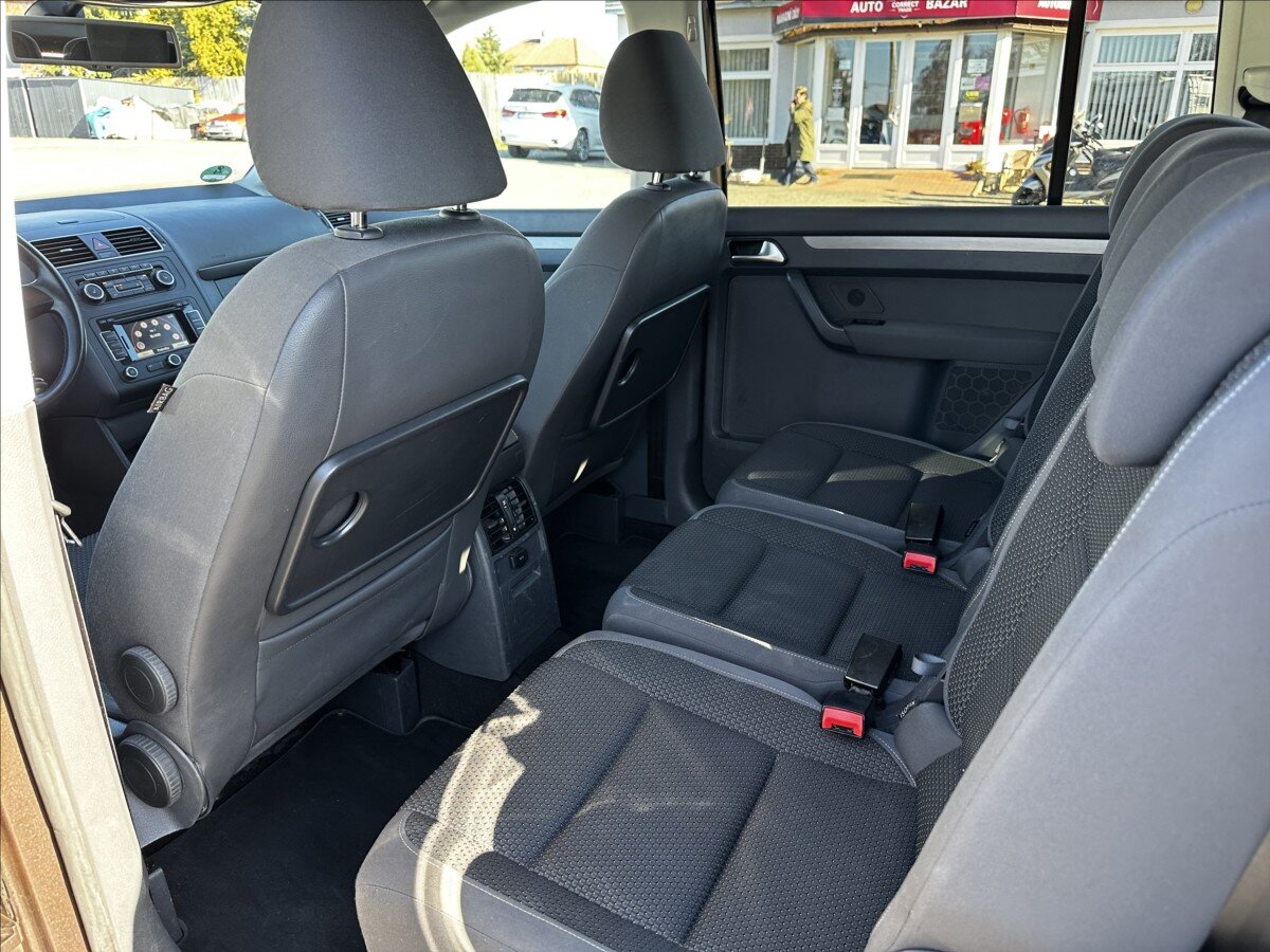 Volkswagen Touran MPV 1,2 l 77 kw