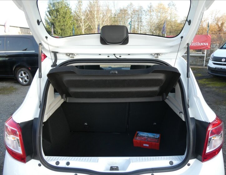 Dacia Sandero Hatchback 1,1 l 55 kw