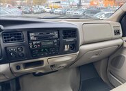 Ford Excursion SUV 6,0 l 239 kw