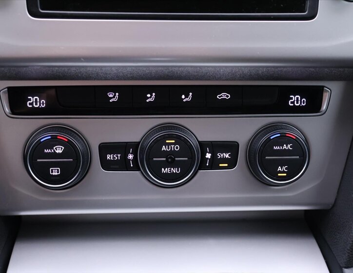 Volkswagen Passat Sedan 1,4 l 110 kw