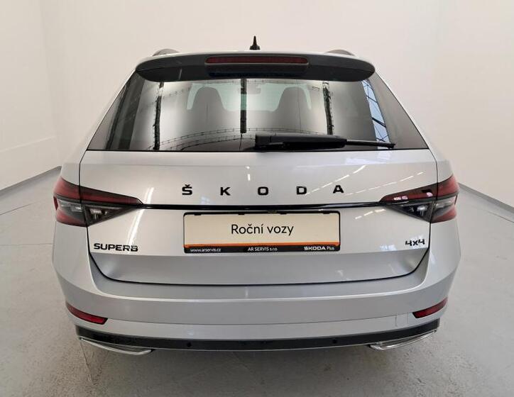 Škoda Superb 9