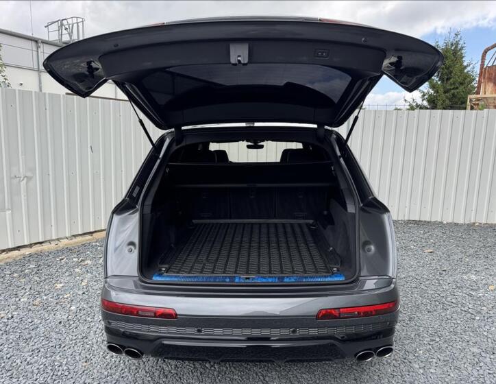Audi SQ7 12
