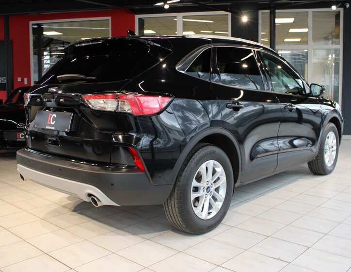 Ford Kuga SUV / Terénní 2,0 l 140 kw