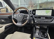 Lexus ES 300h 15