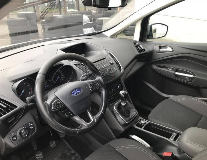 Ford Grand C-MAX 10