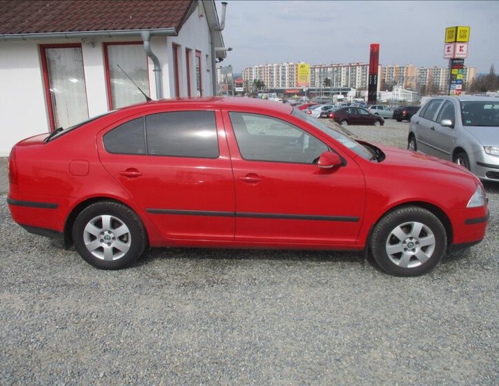 Škoda Octavia Sedan / Limuzína 1,6 l 75 kw