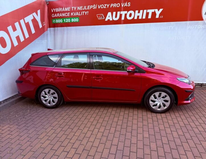 Toyota Auris Kombi 1,2 l 86 kw