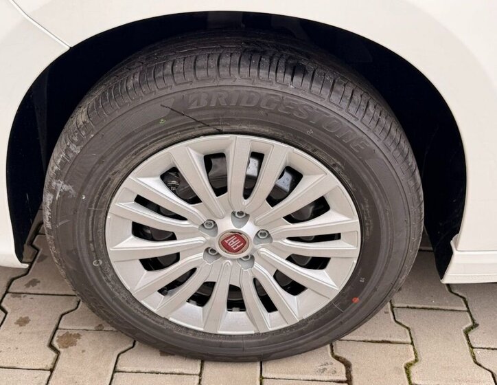 Fiat Tipo Sedan / Limuzína 1,6 l 96 kw