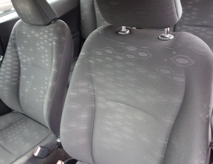 Toyota Corolla Verso 19