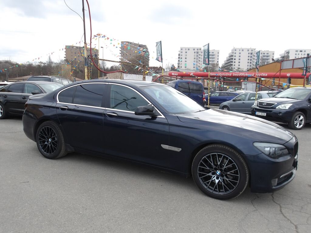BMW Řada 7 Sedan / Limuzína 3,0 l 180 kw