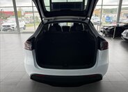 Tesla Model Y 21