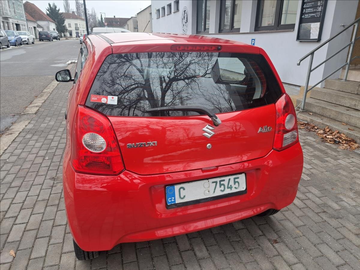 Suzuki Alto Hatchback 996,0 50 kw