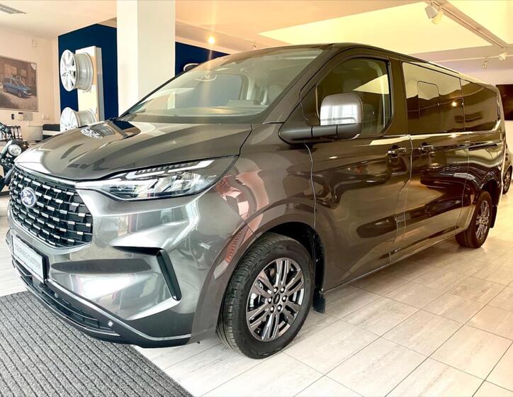 Ford Tourneo Custom 4