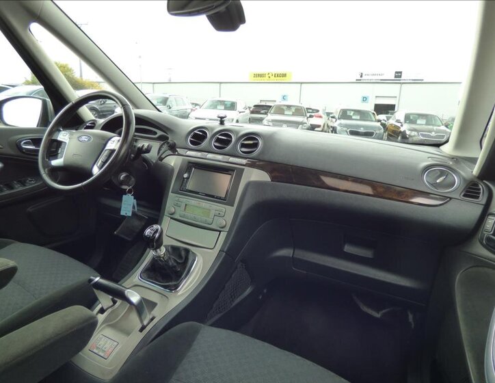 Ford Galaxy MPV 2,0 l 103 kw