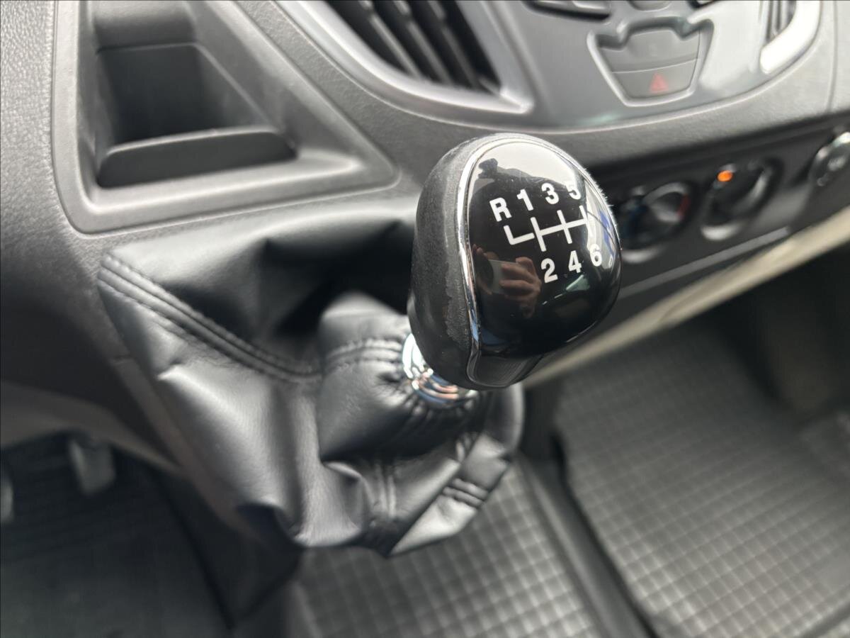 Ford Tourneo Custom Kombi 2,2 l 92 kw