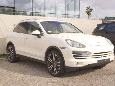 Porsche Cayenne SUV 3,0 l 176 kw