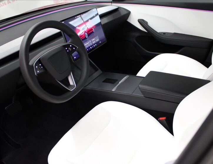 Tesla Model 3 Sedan / Limuzína 0,0 366 kw