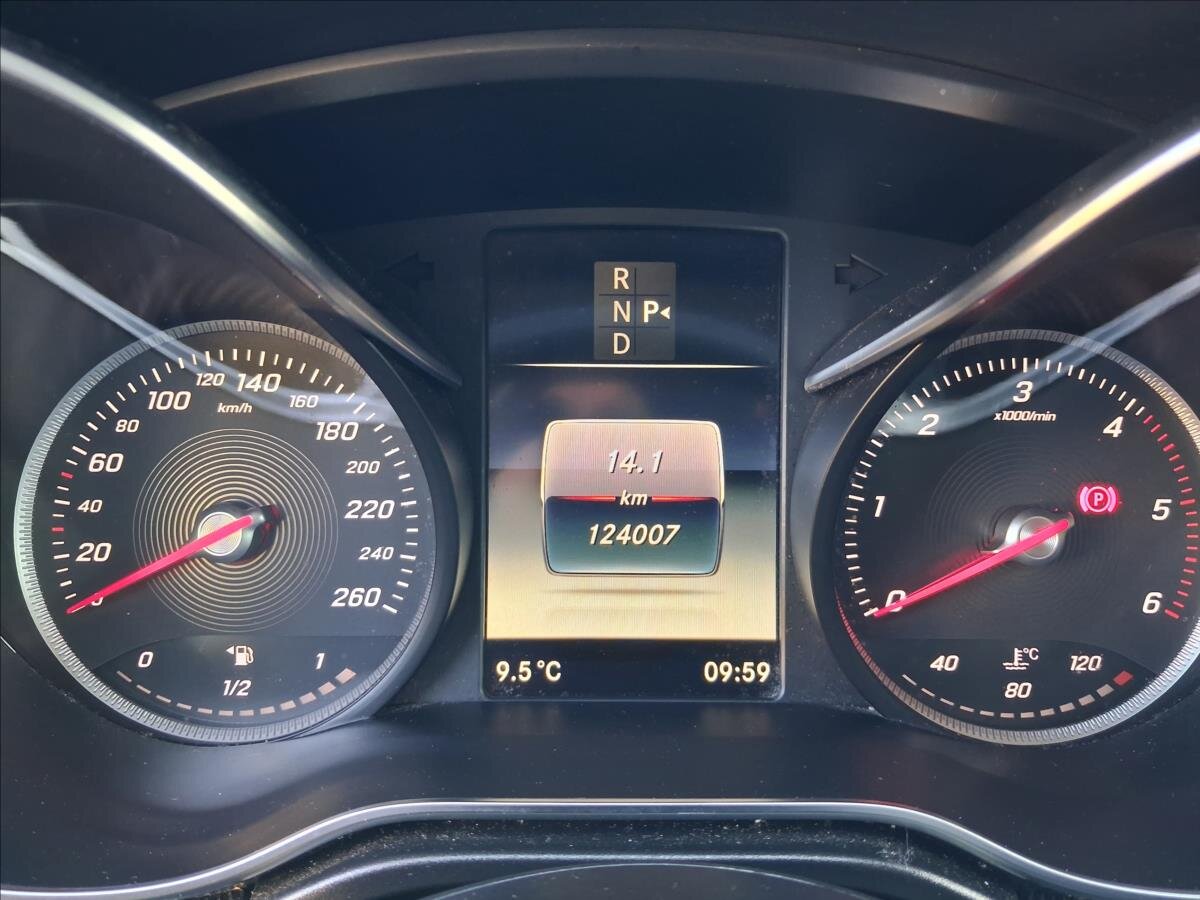 Mercedes-Benz Třídy V Kombi 2,1 l 120 kw