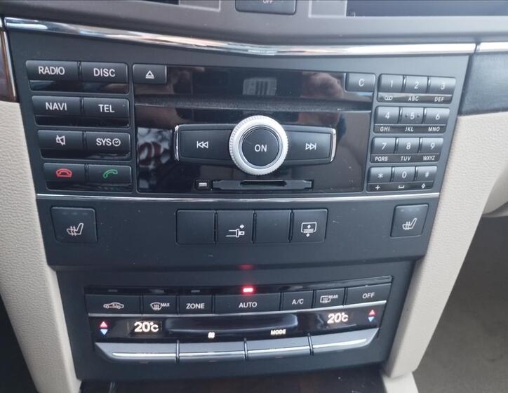 Mercedes-Benz Třídy E 12