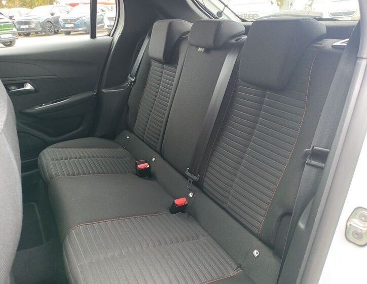 Peugeot 208 Hatchback 1,2 l 55 kw