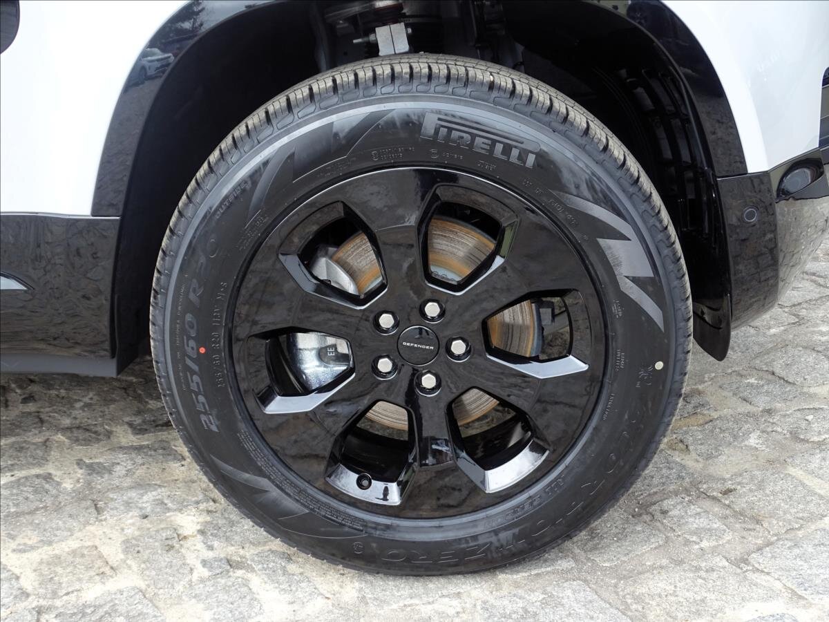 Land Rover Defender SUV 3,0 l 183 kw