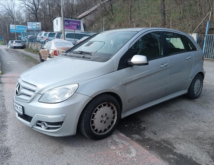 Mercedes-Benz Třídy B MPV 2,0 l 103 kw