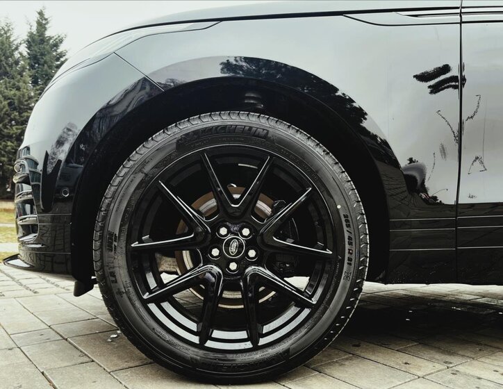 Land Rover Range Rover Velar SUV / Terénní 2,0 l 150 kw