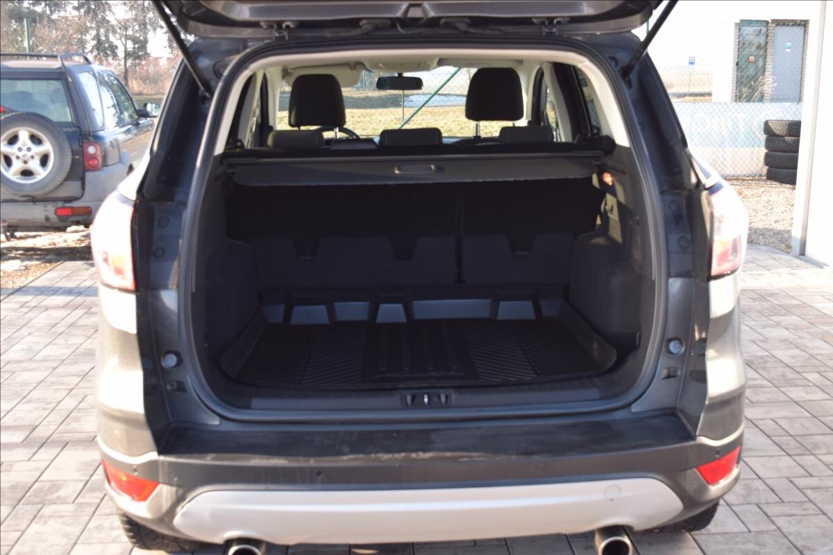 Ford Kuga SUV 1,5 l 88 kw