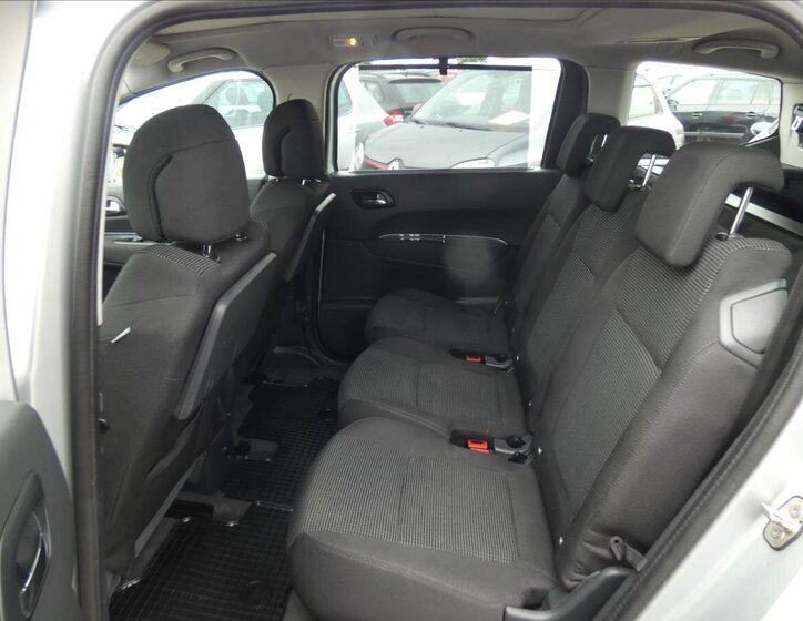 Peugeot 5008 MPV 1,6 l 115 kw