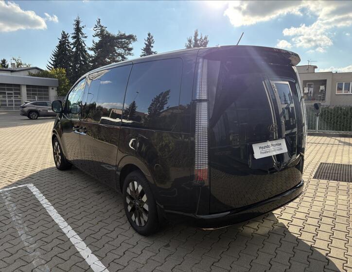 Hyundai Staria 3