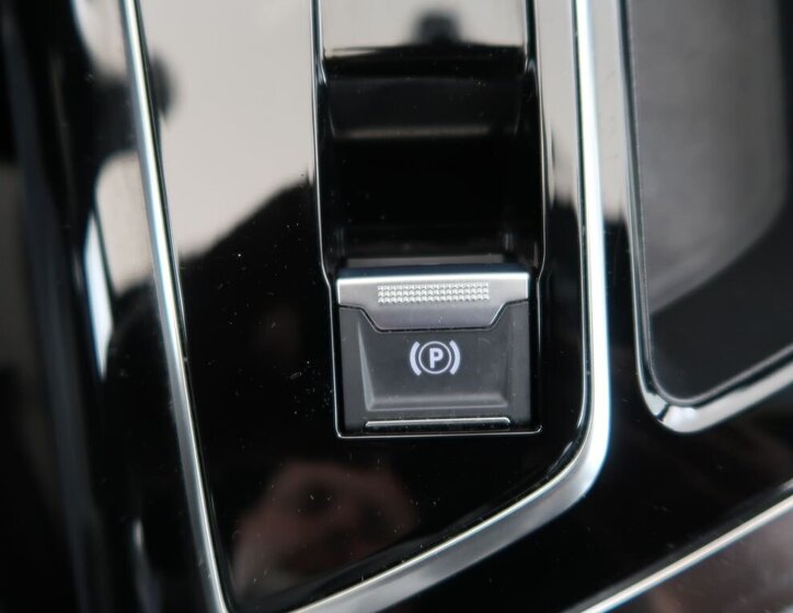 Peugeot 5008 SUV / Terénní 1,5 l 96 kw