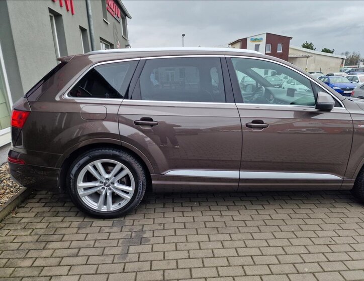 Audi Q7 SUV / Terénní 3,0 l 210 kw