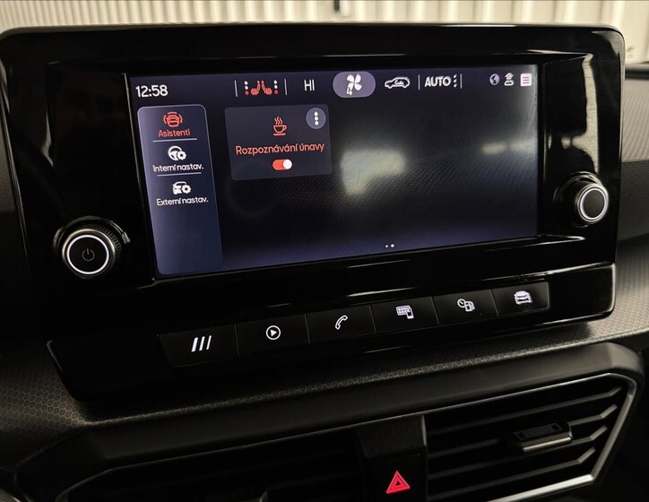 Seat Leon Hatchback 1,5 l 96 kw