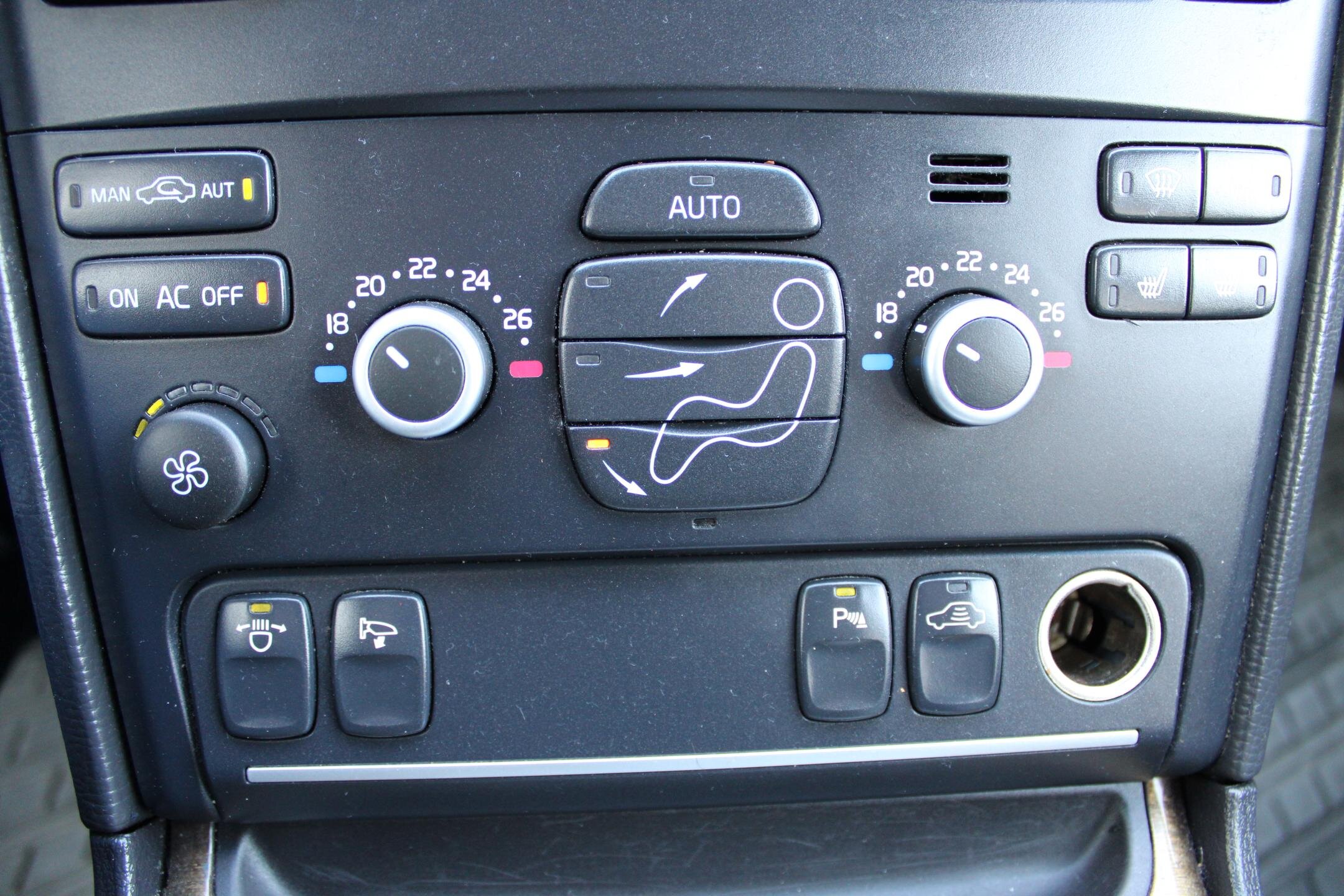 Volvo XC90 SUV / Terénní 2,4 l 136 kw