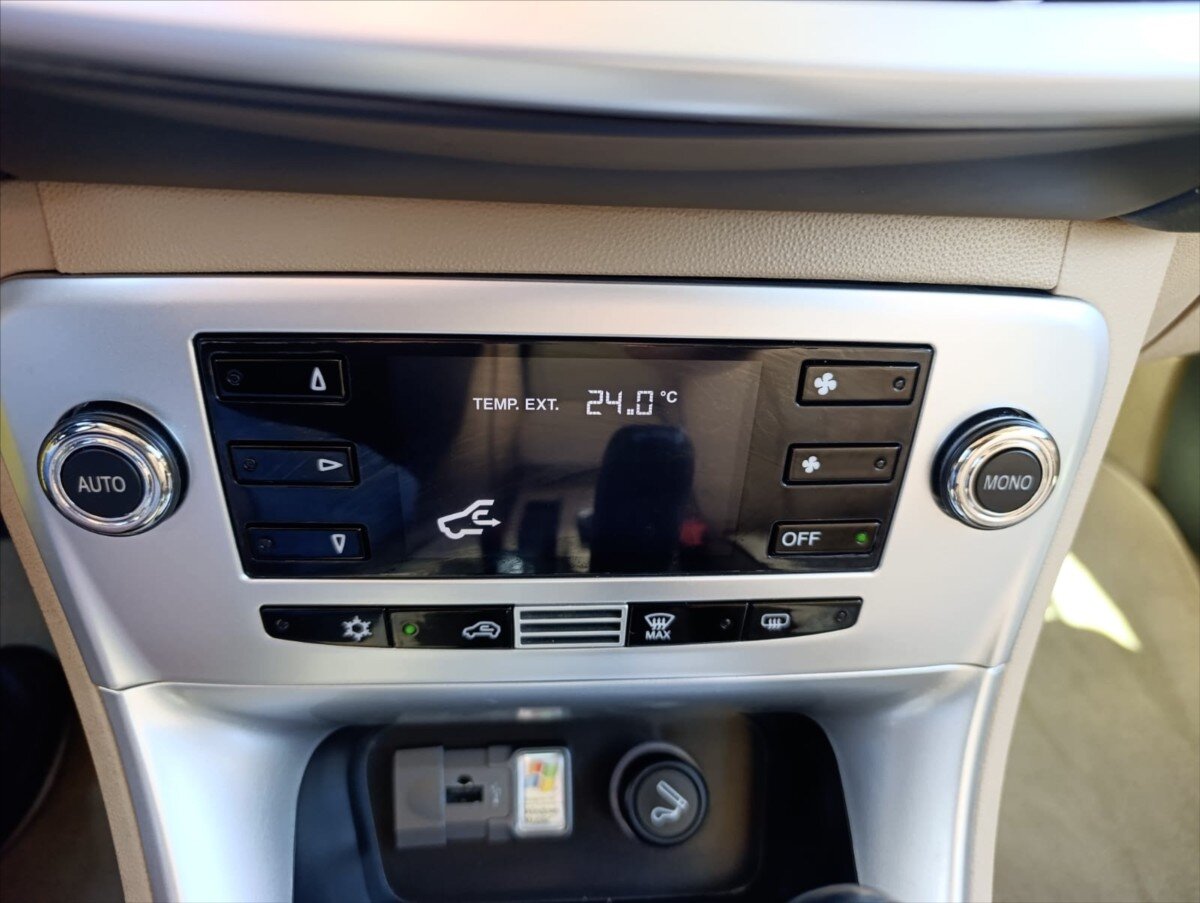 Lancia Delta Hatchback 1,6 l 88 kw