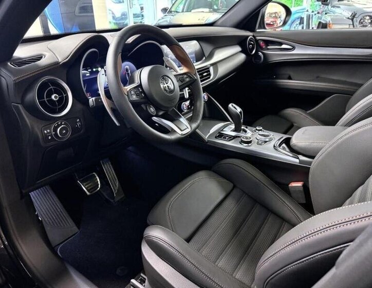 Alfa Romeo Stelvio SUV / Terénní 2,0 l 206 kw