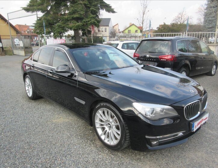 BMW Řada 7 Sedan / Limuzína 3,0 l 190 kw
