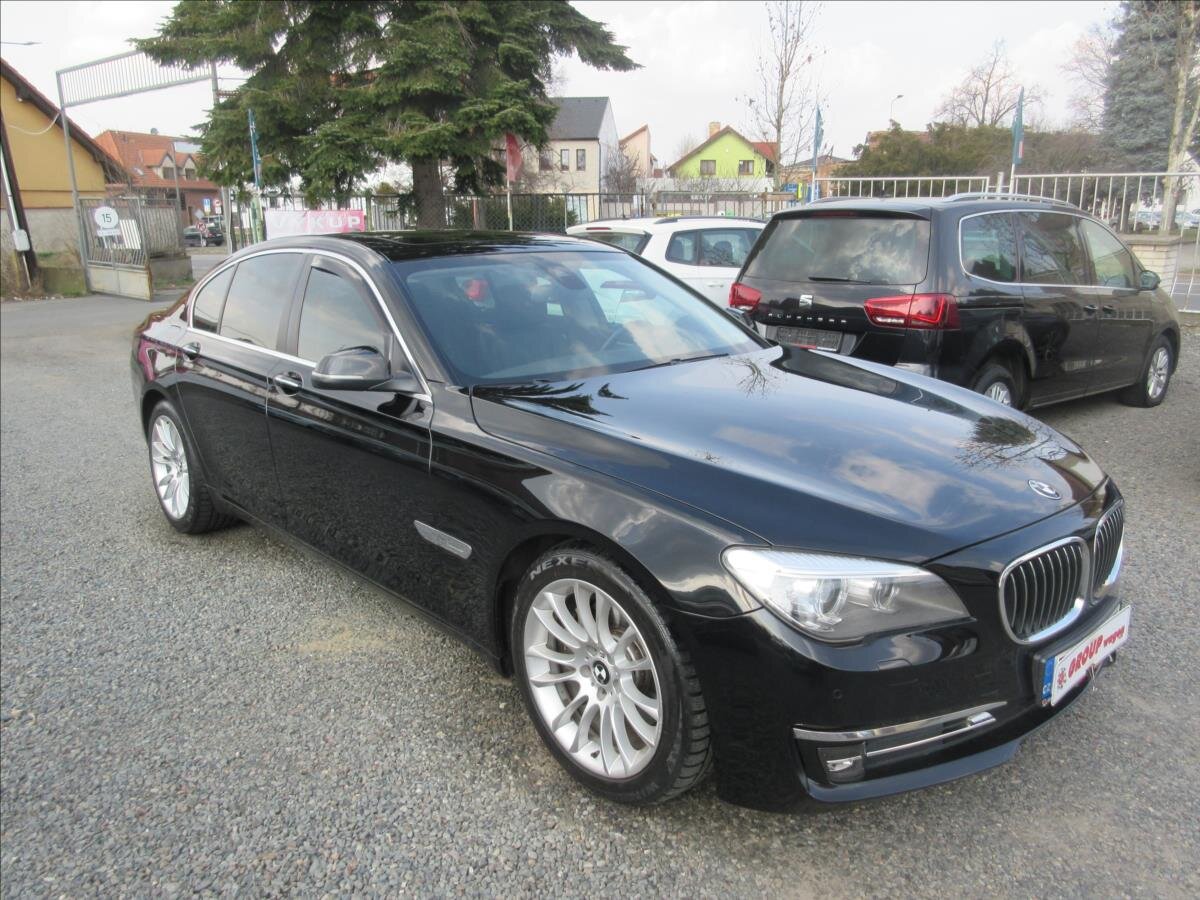 BMW Řada 7 Sedan / Limuzína 3,0 l 190 kw