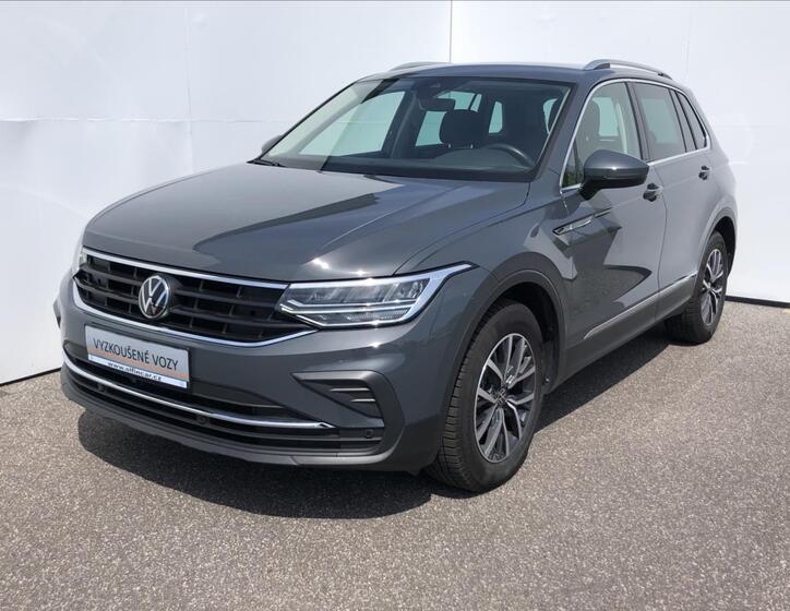 Volkswagen Tiguan 1