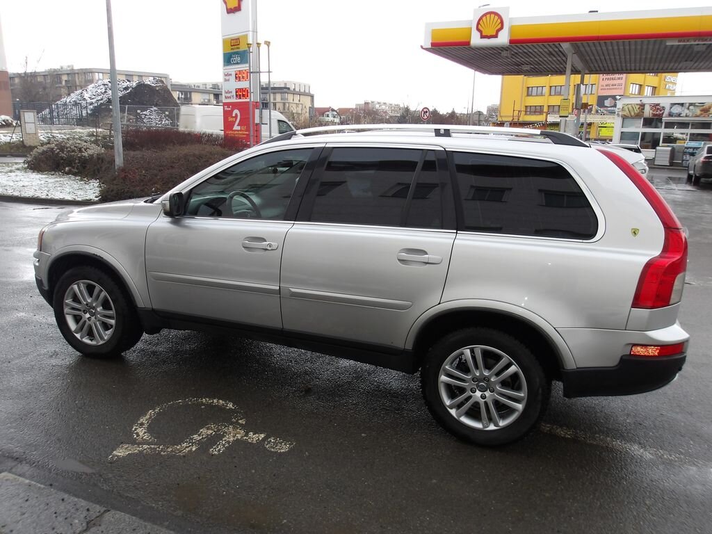 Volvo XC90 SUV 2,4 l 136 kw