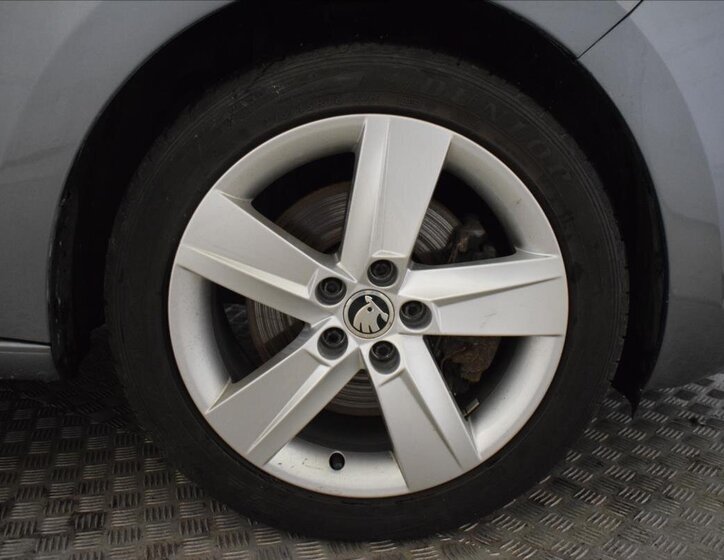 Škoda Rapid Liftback 1,2 l 77 kw