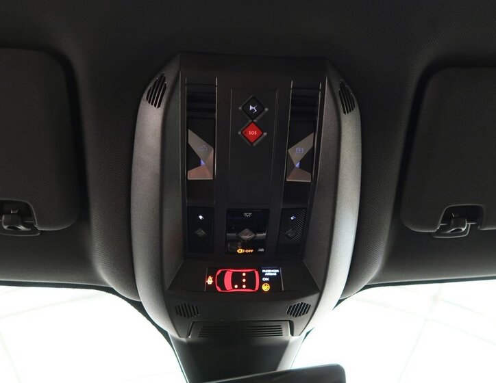 DS Automobiles DS7 Crossback SUV / Terénní 1,6 l 147 kw